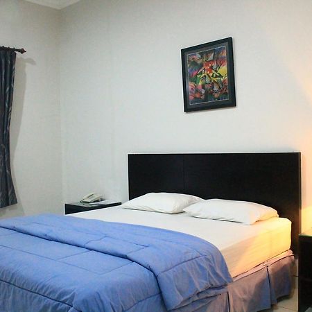 Carica Homestay Surabaya Esterno foto