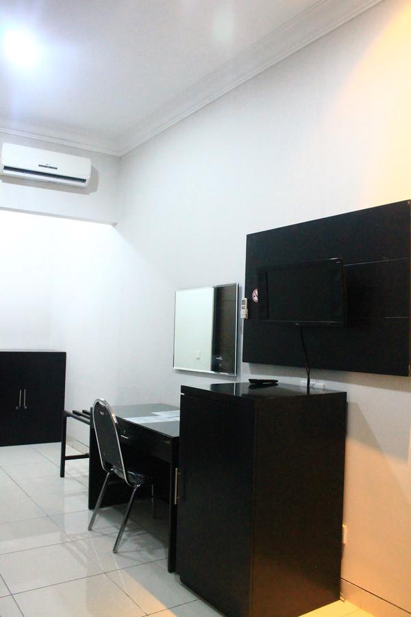 Carica Homestay Surabaya Esterno foto