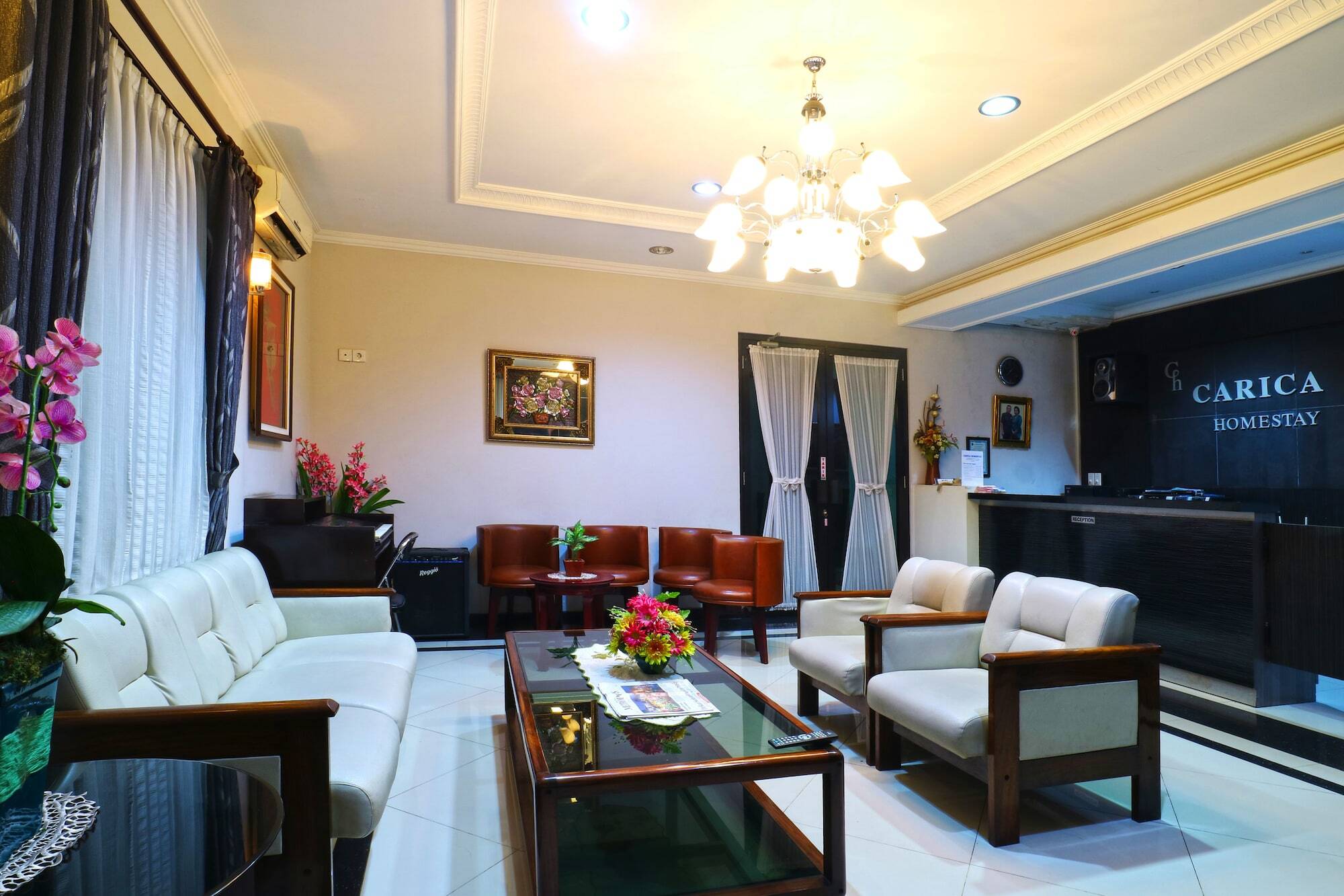 Carica Homestay Surabaya Esterno foto